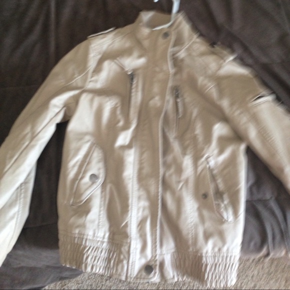Beige leather jacket - Picture 2 of 2