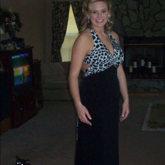 Beautiful prom dress - Picture 1 of 3