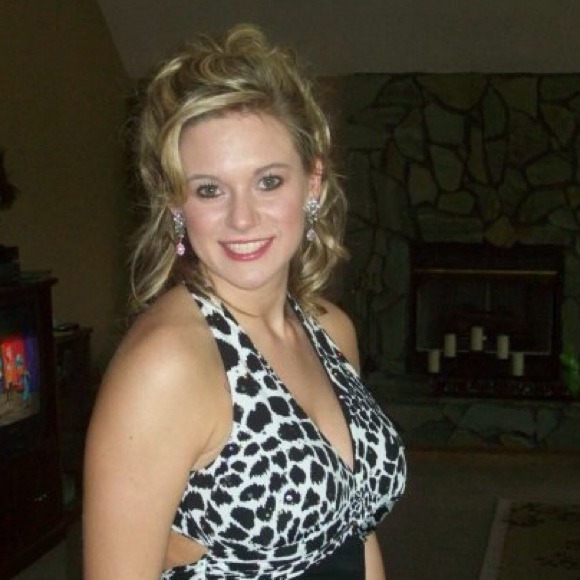 Beautiful prom dress - Picture 2 of 3