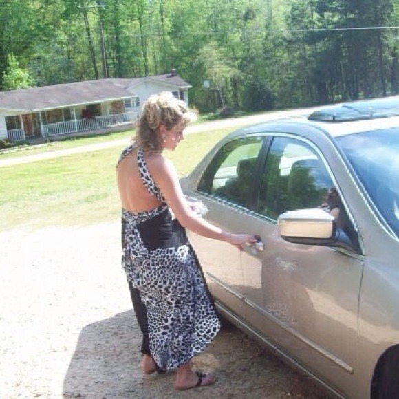 Beautiful prom dress - Picture 3 of 3