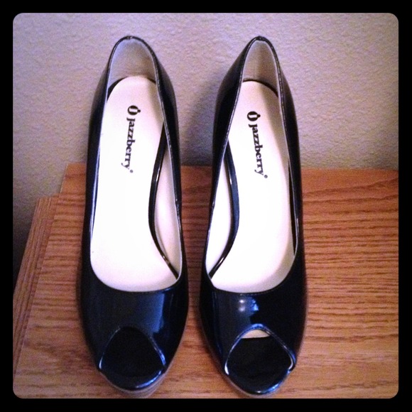 SOLD!! Sexy patent black peep toe heels size 6 1/2