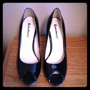 SOLD!! Sexy patent black peep toe heels size 6 1/2