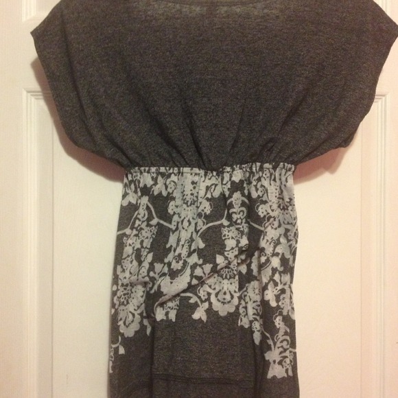 Gray top - Picture 2 of 2