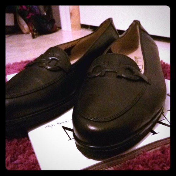 🚫SOLD🚫Classic Salvatore Ferragamo Loafers