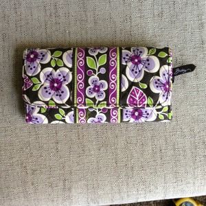 Vera Bradley Gallery Wallet