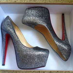 Sold!Christian Louboutin Daffodile Lady Glitter