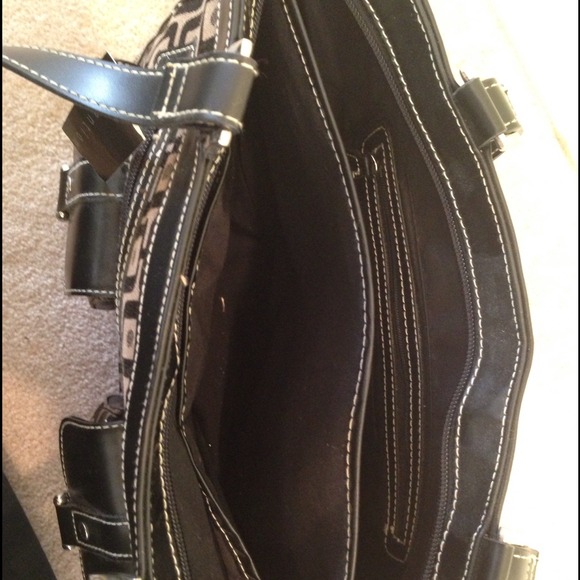 ⛔SOLD⛔NWT Jacquard Tote - Picture 2 of 2