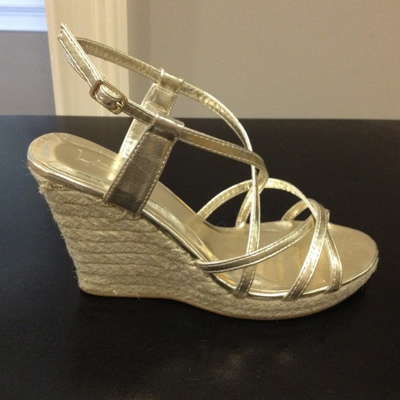 Forever21 Gold Wedges Size 8