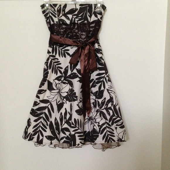 Brown and tan/off white strapless dress