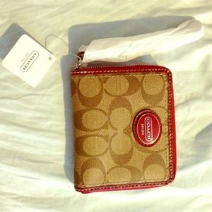 Brand new Coach wallet! NWT💯✔
