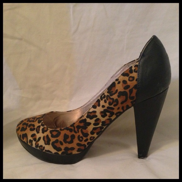 BUNDLED - Torrid Leopard Pumps 🐝
