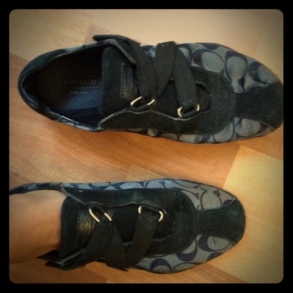 COACH-sz.8- Black Logo Strap Sneaker