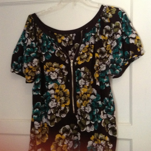 SOLD!Satiny tunic, great with jeans!