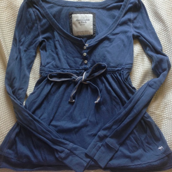 Long sleeves cute shirt