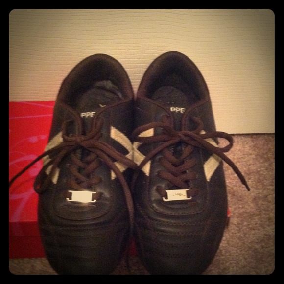 Brown casual shoe**SOLD**