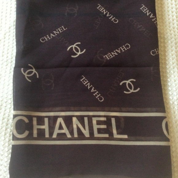 Sheer C logo scarf (NWOT)✳Reduced.