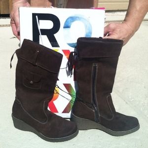 Brand New Roxy Brown Suede Boots