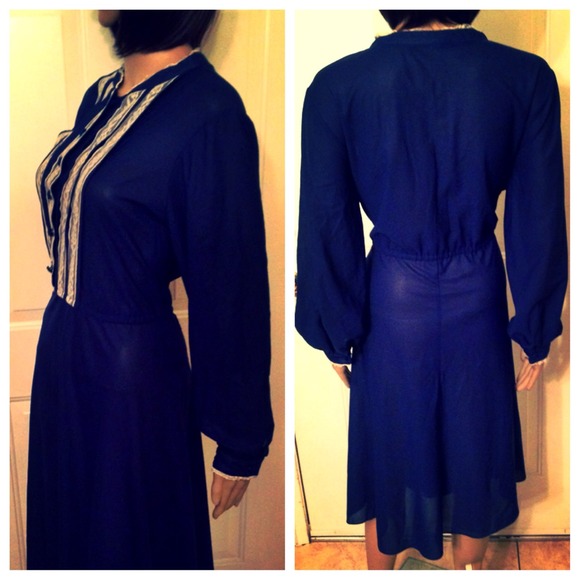 ❌Sold❌Vintage Dolly Dress - Picture 2 of 2