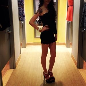 Black one shoulder sexy dress