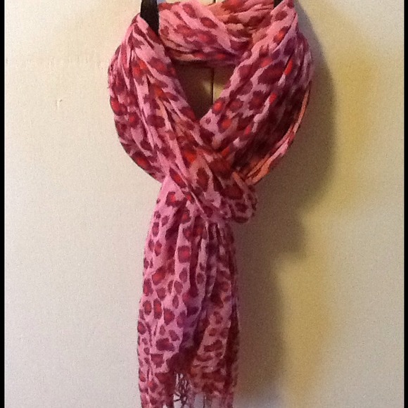 Cute pink cheetah scarf