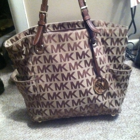 Michael Kors bag! Perfect condition:) - Picture 1 of 1