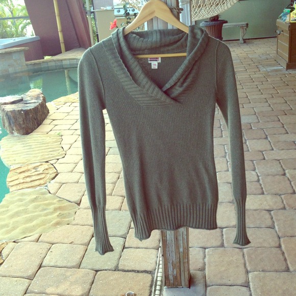 Beautiful Sage Green Sweater XS