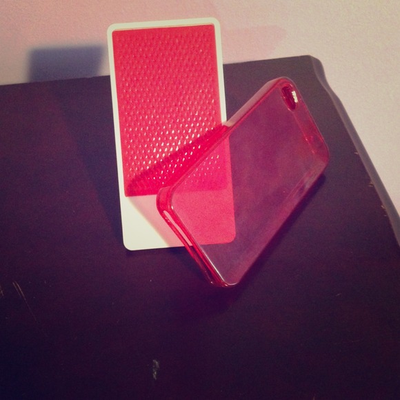 Red iPhone 4/4s case and stand