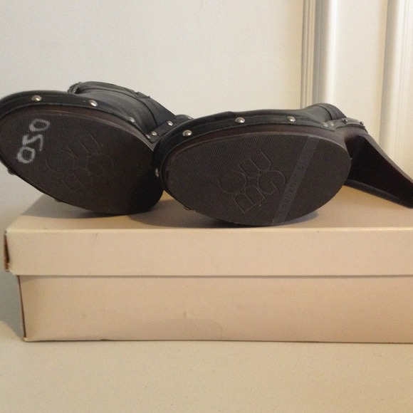 BCBGeneration Black Mules - Picture 4 of 4