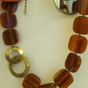 ⚡Reduced!⚡Brown "wood" and gold clasp necklace!