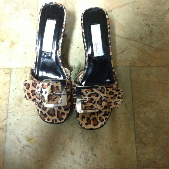 Cheetah wedge shoe