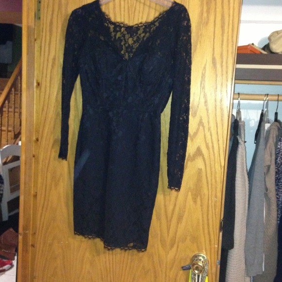 BCBG  "ARLENA 3 " BLACK LACE DRESS SIZE 6 NWT !!!!