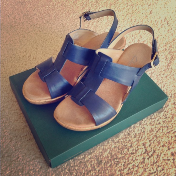 📌Sold📌Clarks Rose Memory (blue), size6❤