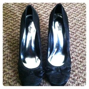 Black bow heels