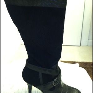 ⚡Reduced!⚡Black boots!