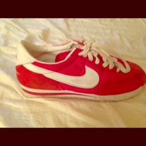 Nike throwback kicks, only worn one time.