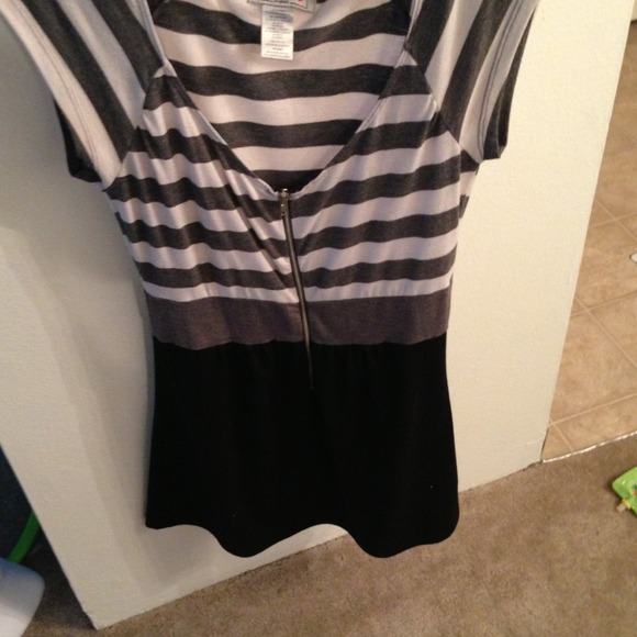 Black grey and white dress - Picture 3 of 3