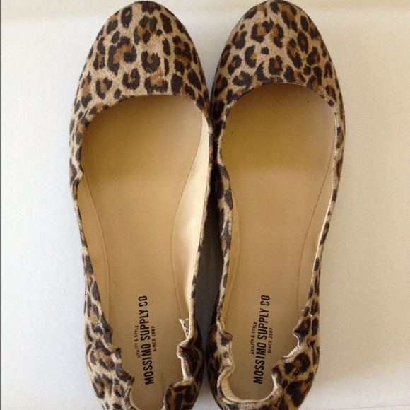 🚫SOLD!🚫Mossimo (Target) leopard flats - size 8.5