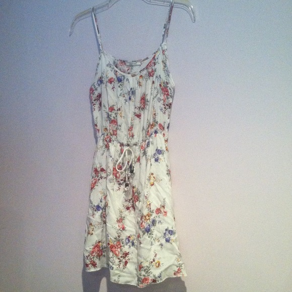 Sleeveless floral dress
