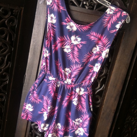 Bundle 2 dresses, 1 romper and 1 bathing suit