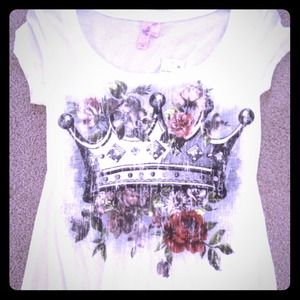 Dolled up Tshirt...NWT! 🌺