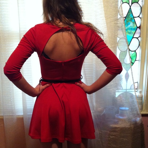 Elegant Red Party Dress - Picture 3 of 4