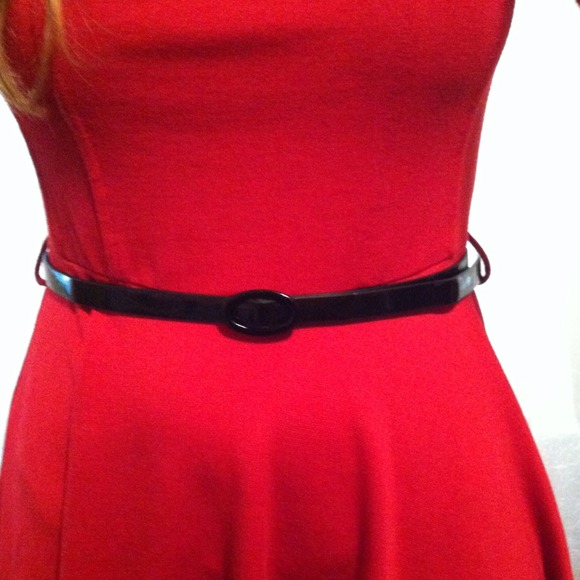 Elegant Red Party Dress - Picture 4 of 4