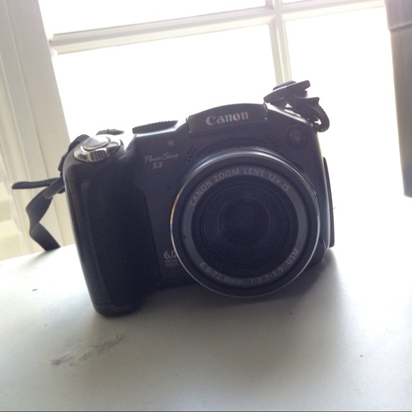 Canon powershot S3 IS camera