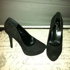 Jessica Simpson black platform pumps size 10
