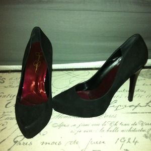 Jessica Simpson high heel pumps