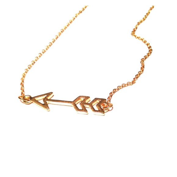 Arrow necklace and earring set
