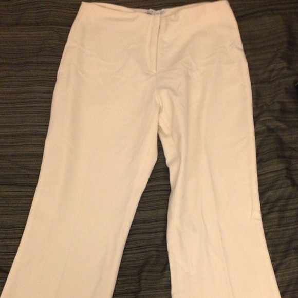 AMAZING white pants, incredacomfy. ☺