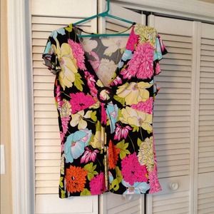 Floral top.Size XL worn once..perfect condition