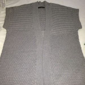 Knee length sweater - short sleeve