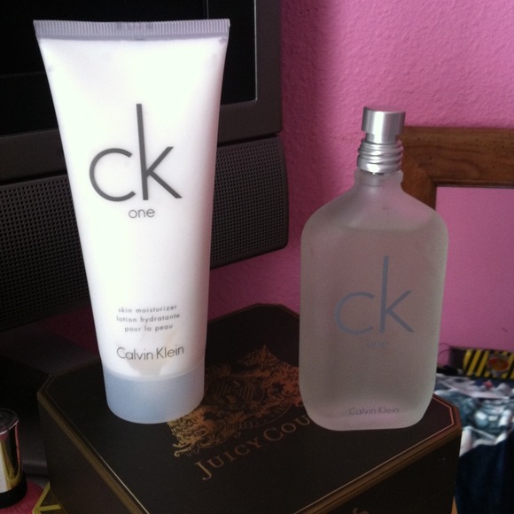 Ck one set